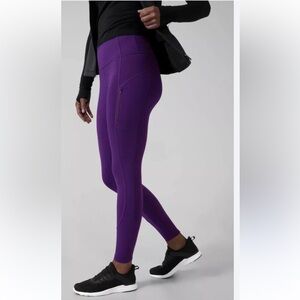 Athleta Rainier HR tight end -small tall